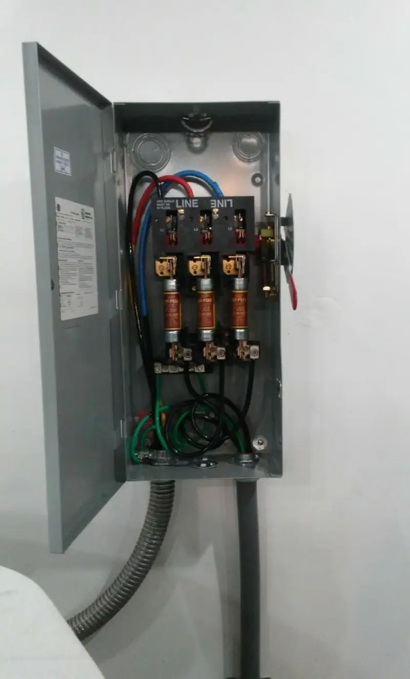 Three-phase disconnect switch installed for Smoke Detector Installation in Norfolk